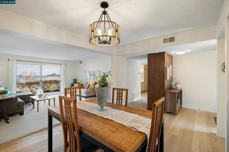 1348 1348 Rockledge Ln #4, Walnut Creek, CA 94595
