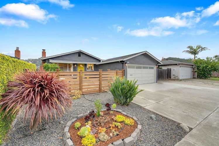 695 Linda Mar Blvd, Pacifica, CA 94044