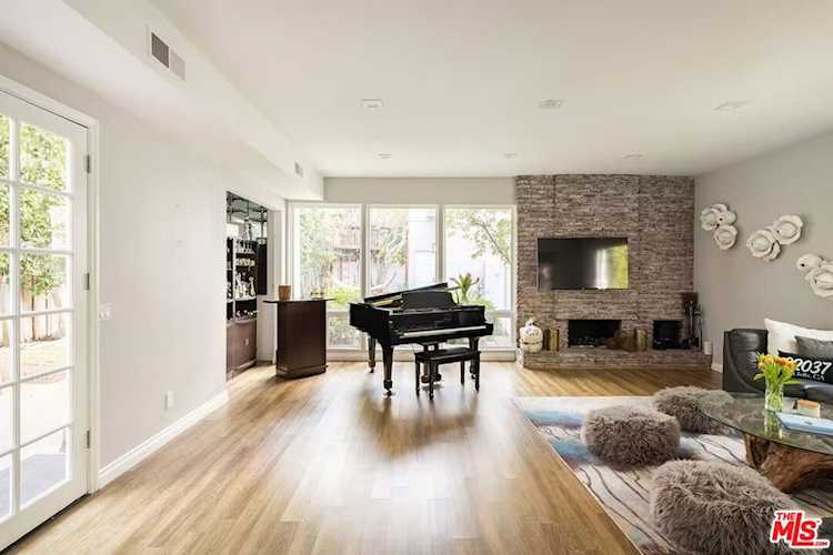 2398 Almeria Ct, La Jolla, CA 92037