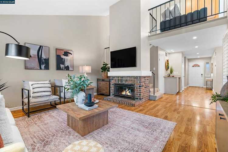 582 582 La Corso Dr, Walnut Creek, CA 94598