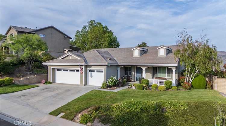 29320 Sequoia Rd, Canyon Country, CA 91387