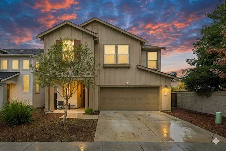 18 Seasmoke Place, Elk Grove, CA 95758