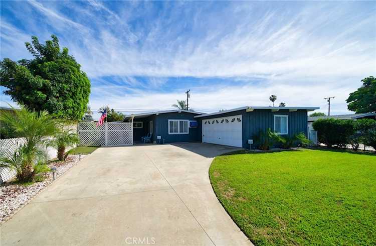 5844 Glenfinnan Ave, Azusa, CA 91702