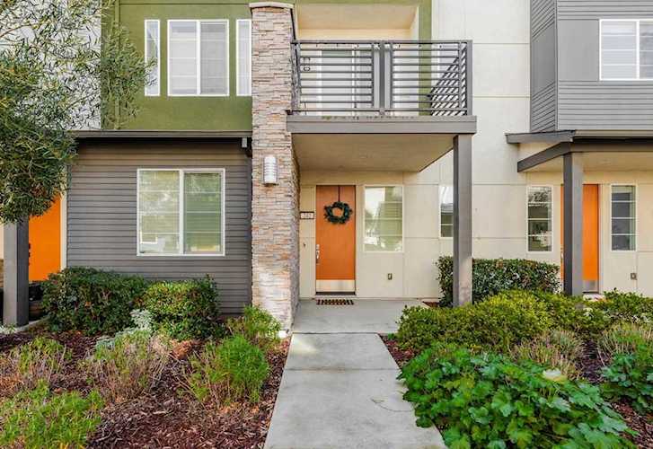 242 242 Bolt Ct, Hayward, CA 94544