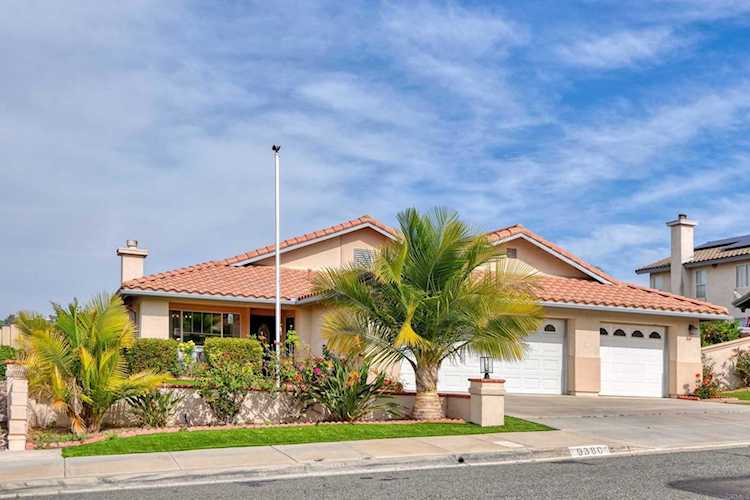 9380 Francis Dr, Spring Valley, CA 91977