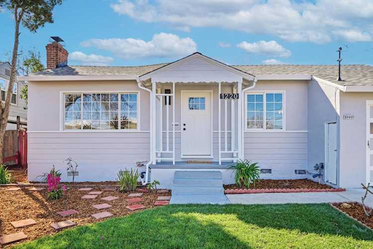 1220 Irwin St, Belmont, CA 94002