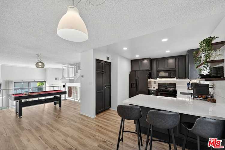 19355 Sherman Way #42, Reseda, CA 91335