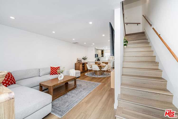 4558 Willis Ave #121, Sherman Oaks, CA 91403