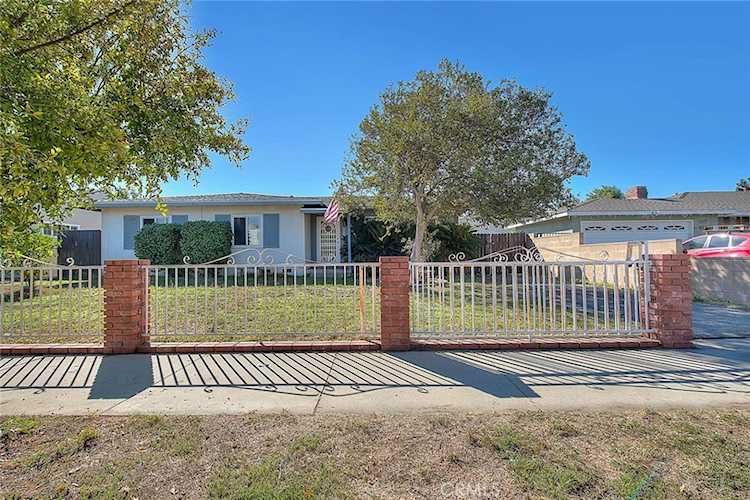 909 W Flora St, Ontario, CA 91762