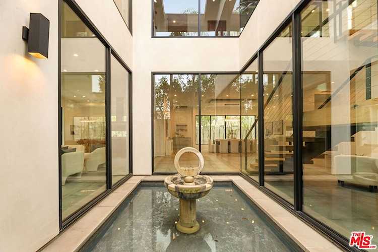 458 S Mansfield Ave, Los Angeles, CA 90036