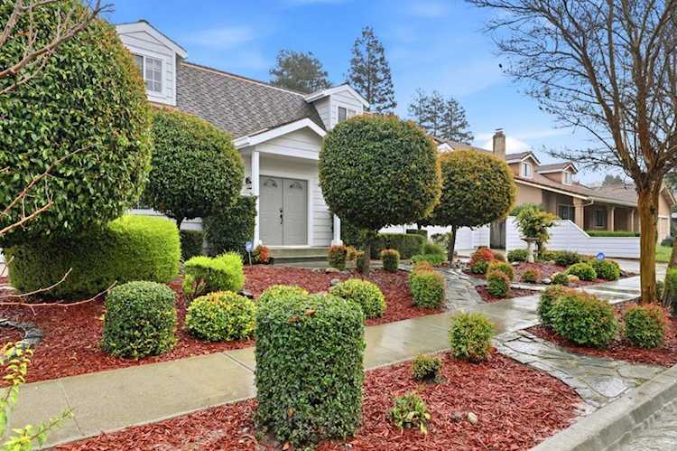 9130 Rancho Hills Dr, Gilroy, CA 95020