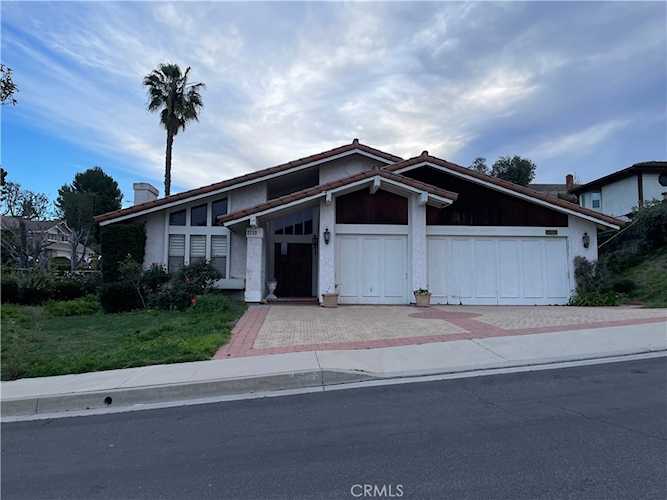 2733 N. Vista Knoll Rd, Orange, CA 92867