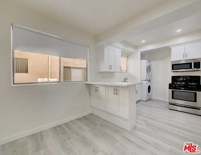 324 S Elm Dr #102, Beverly Hills, CA 90212