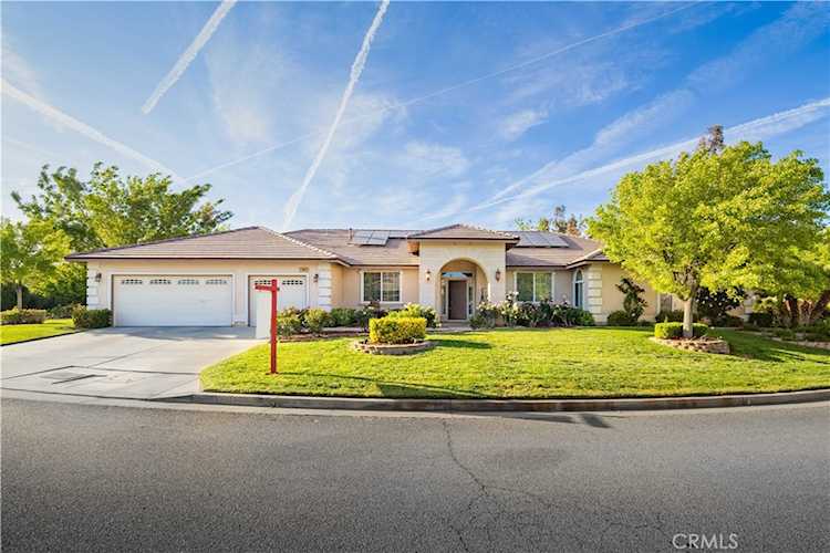 241 W Quail Dr, Palmdale, CA 93551