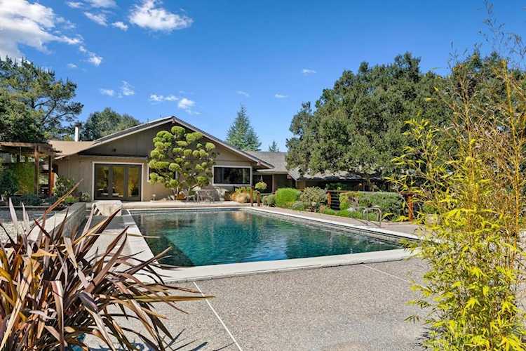 17 Calera Canyon Rd, Salinas, CA 93908