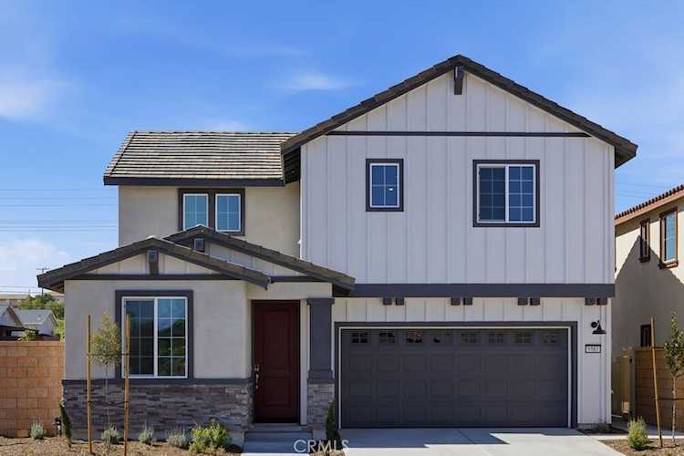 9583 Silverstein Dr, Riverside, CA 92508