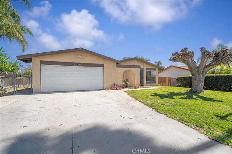 265 S Lamarr St, Rialto, CA 92376
