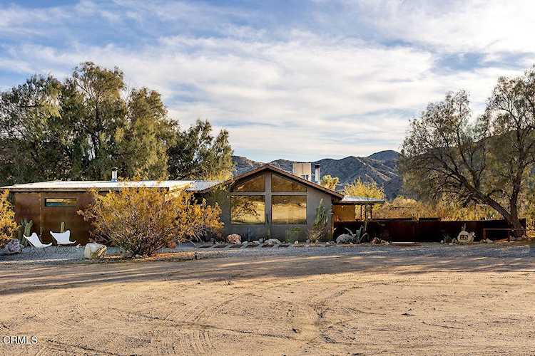 9427 T Circle Dr, Morongo Valley, CA 92256