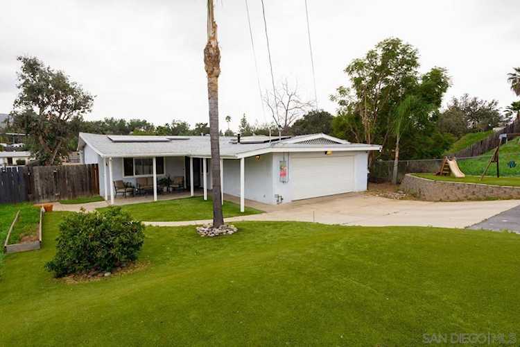 13403 Bubbling Ln, Lakeside, CA 92040