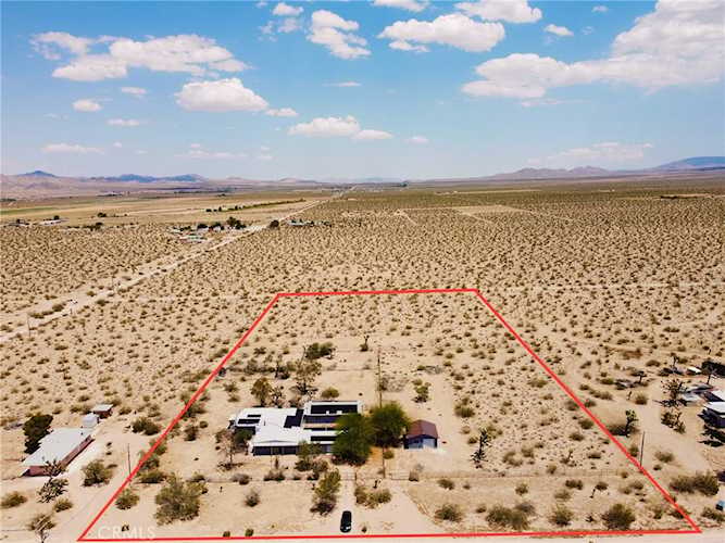 9635 Anza Trl, Lucerne Valley, CA 92356