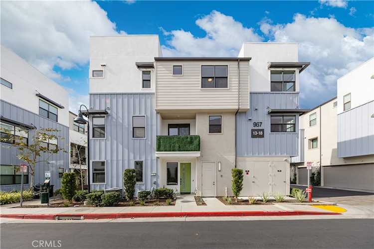 967 N Divino Privado #13, Ontario, CA 91764