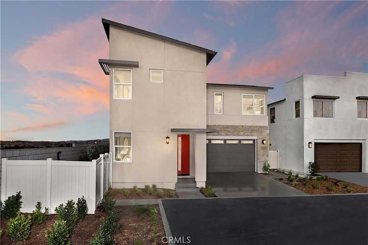3424 East Moonstone Dr, Ontario, CA 91761