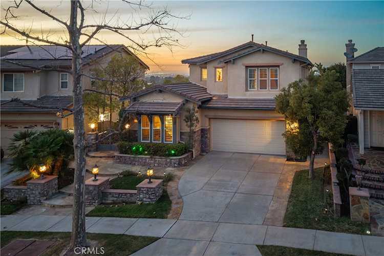 2833 Muir Trail Dr, Fullerton, CA 92833