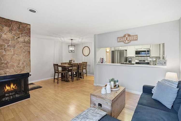 461 Dela Vina Ave #103, Monterey, CA 93940