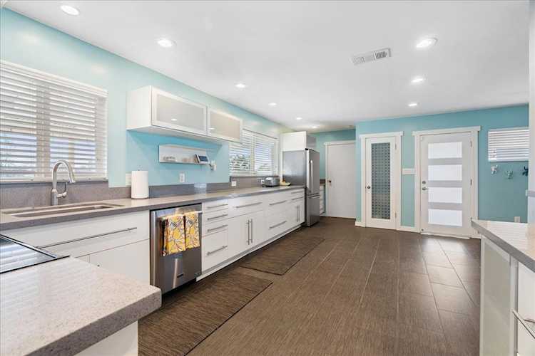 7261 Dry Creek Road, Rio Linda, CA 95673