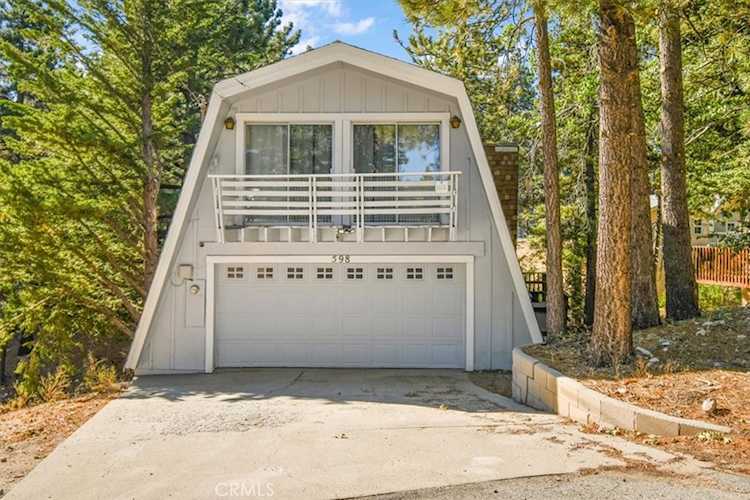 598 Dahlia Dr, Green Valley Lake, CA 92341