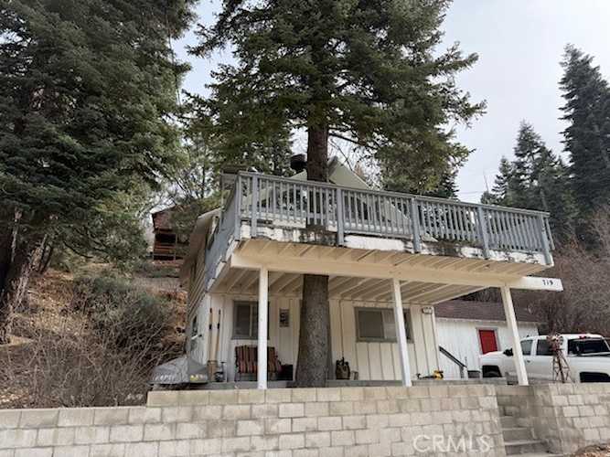 719 Ridge Way, Green Valley Lake, CA 92341