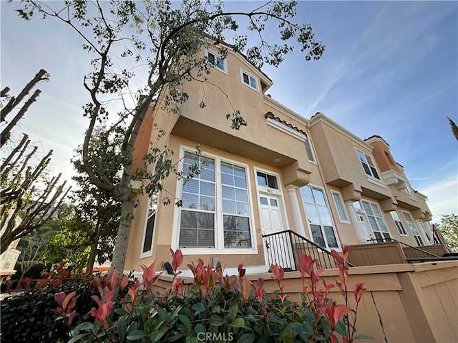 8027 E Naples Ln, Anaheim, CA 92808