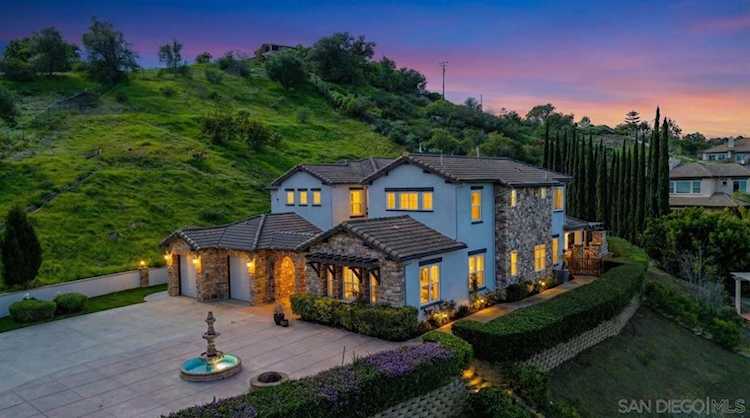 310 Highland Oaks, Fallbrook, CA 92028
