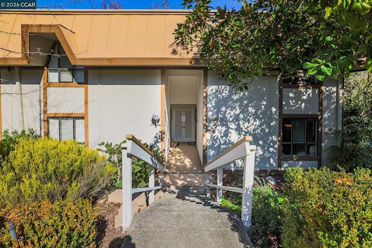 1525 Canyonwood Ct #4, Walnut Creek, CA 94595