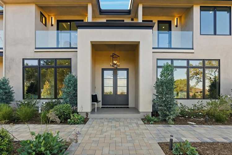20388 Hill Ave, Saratoga, CA 95070