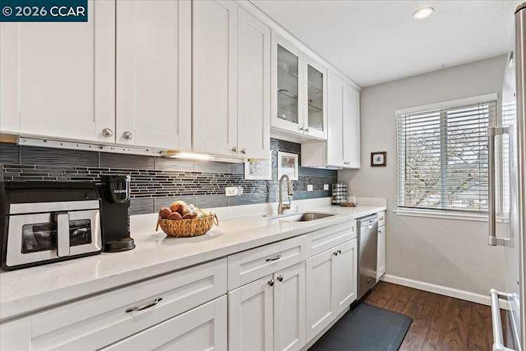 2180 Geary Rd #18, Pleasant Hill, CA 94523