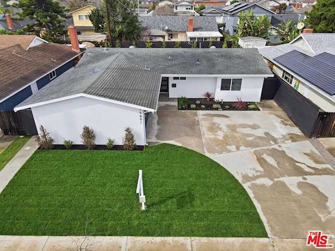 19891 Gloucester Ln, Huntington Beach, CA 92646