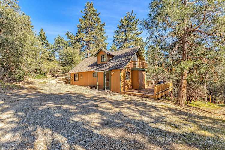 53037 Rockmere Dr, Idyllwild, CA 92549