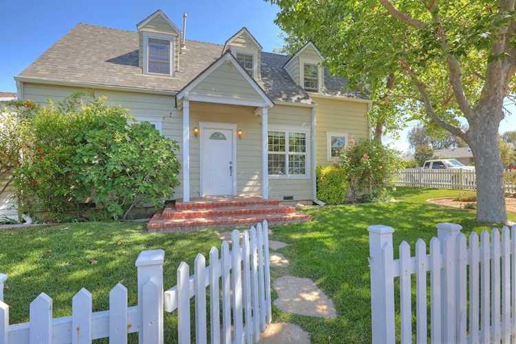 381 5th St, Solvang, CA 93463