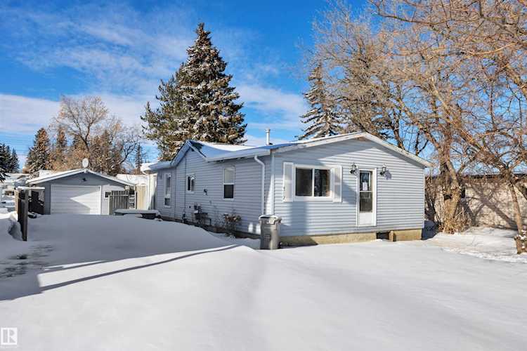4712 49 Street, Calmar, AB T0C 0V0
