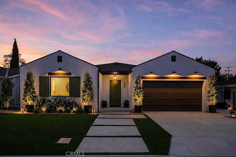 2587 Willo Ln, Costa Mesa, CA 92627