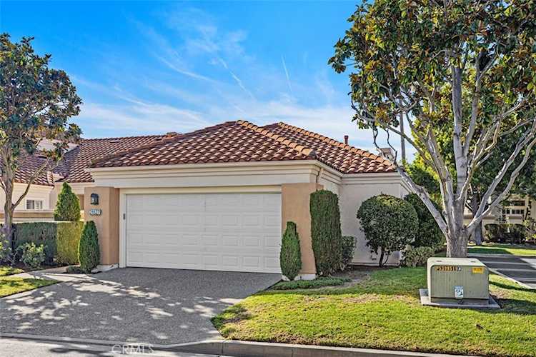 21527 Paseo Palmetto, Mission Viejo, CA 92692