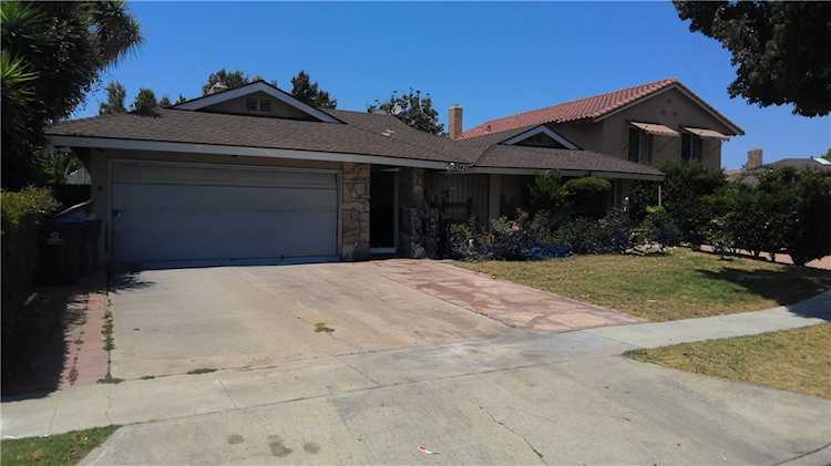 2542 N Pacific Ave, Santa Ana, CA 92706