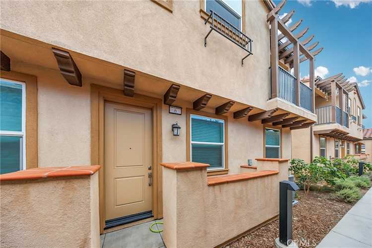 15280 Horizon St #6, Fontana, CA 92336