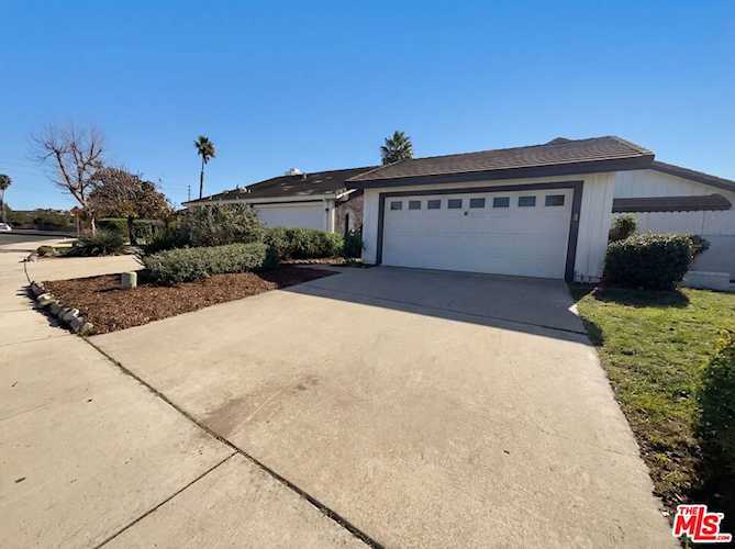 13142 E Mesa Verde Dr, Moorpark, CA 93021