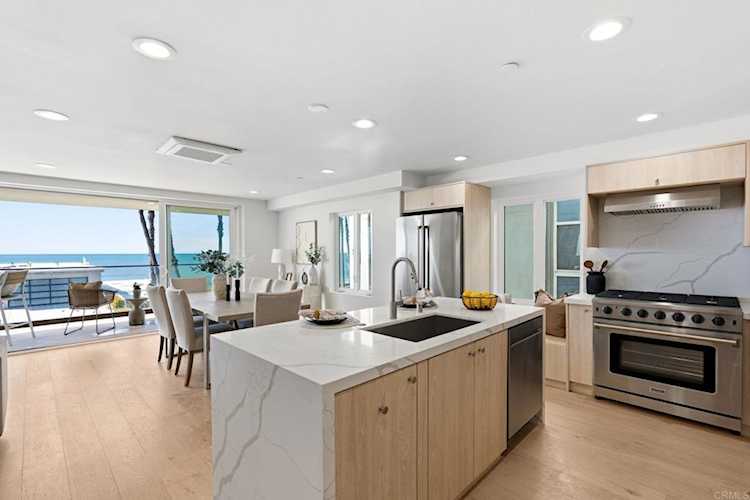 212 S Pacific St, Oceanside, CA 92054