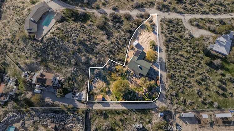 11585 Manana Dr, Morongo Valley, CA 92256