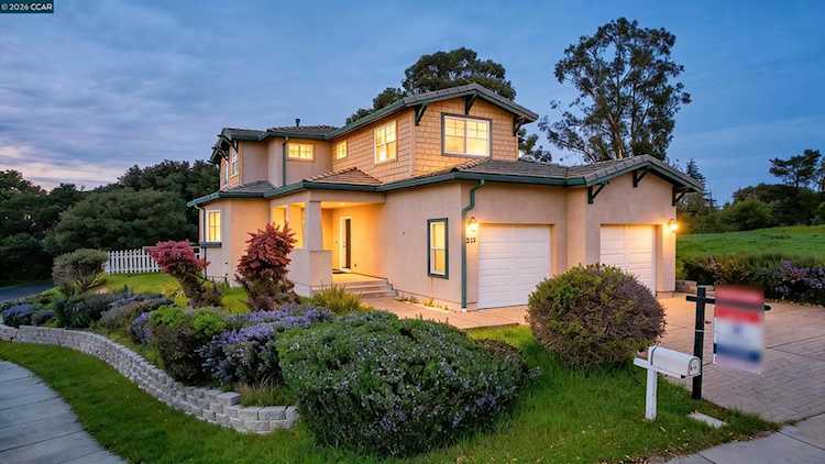 213 N Rancho Pl, Pinole, CA 94564