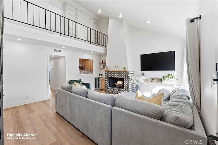 135 Morristown Lane, Costa Mesa, CA 92626