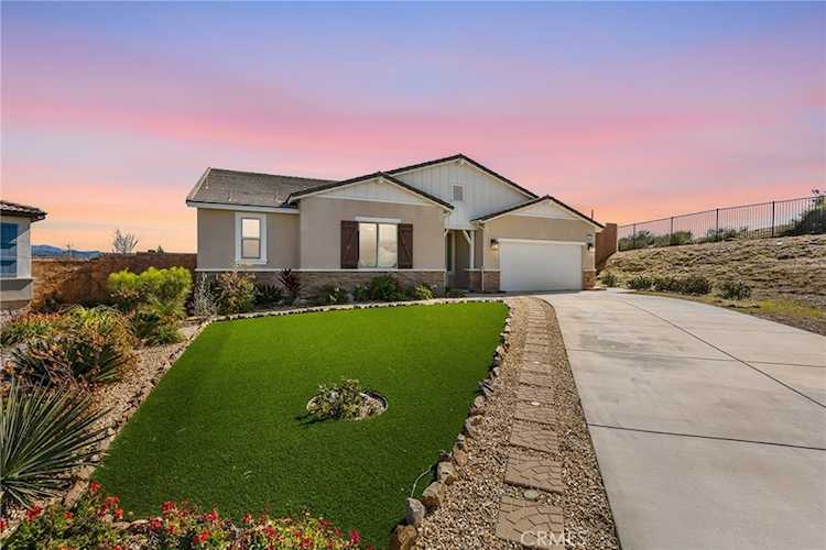 1500 Yucca Ct, Calimesa, CA 92320